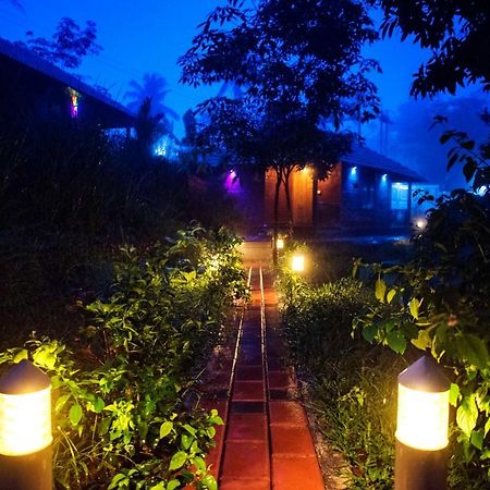 Stone Hills Hotel Kannur Buitenkant foto