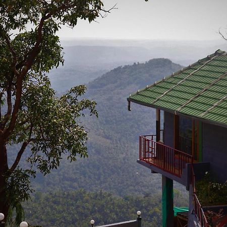 Stone Hills Hotel Kannur Buitenkant foto