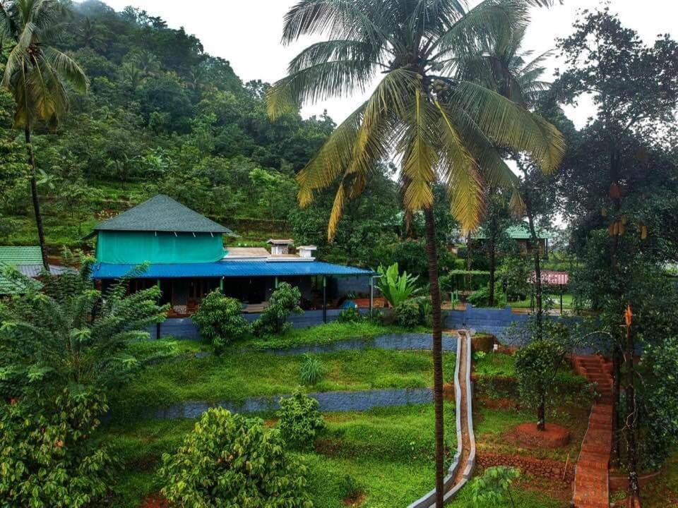 Stone Hills Hotel Kannur Buitenkant foto