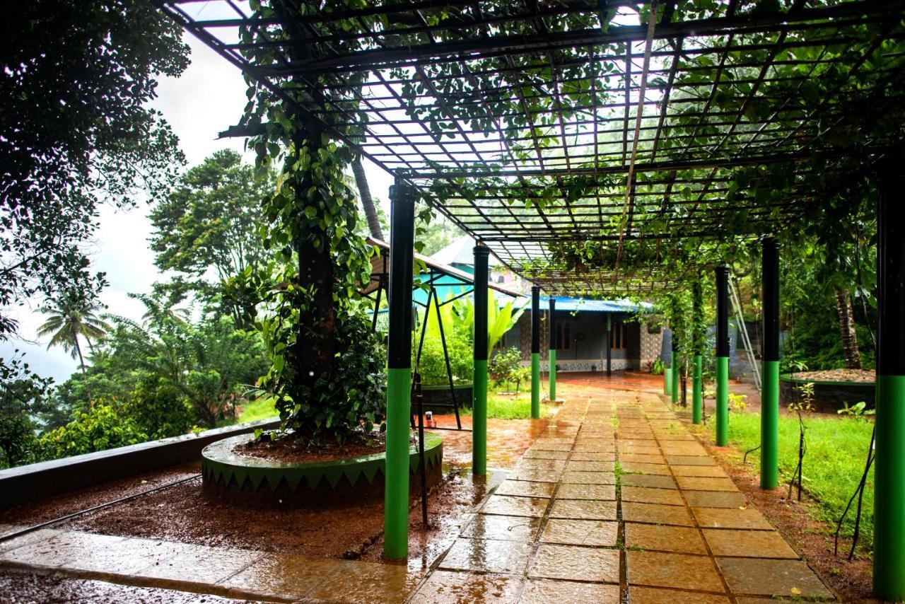 Stone Hills Hotel Kannur Buitenkant foto