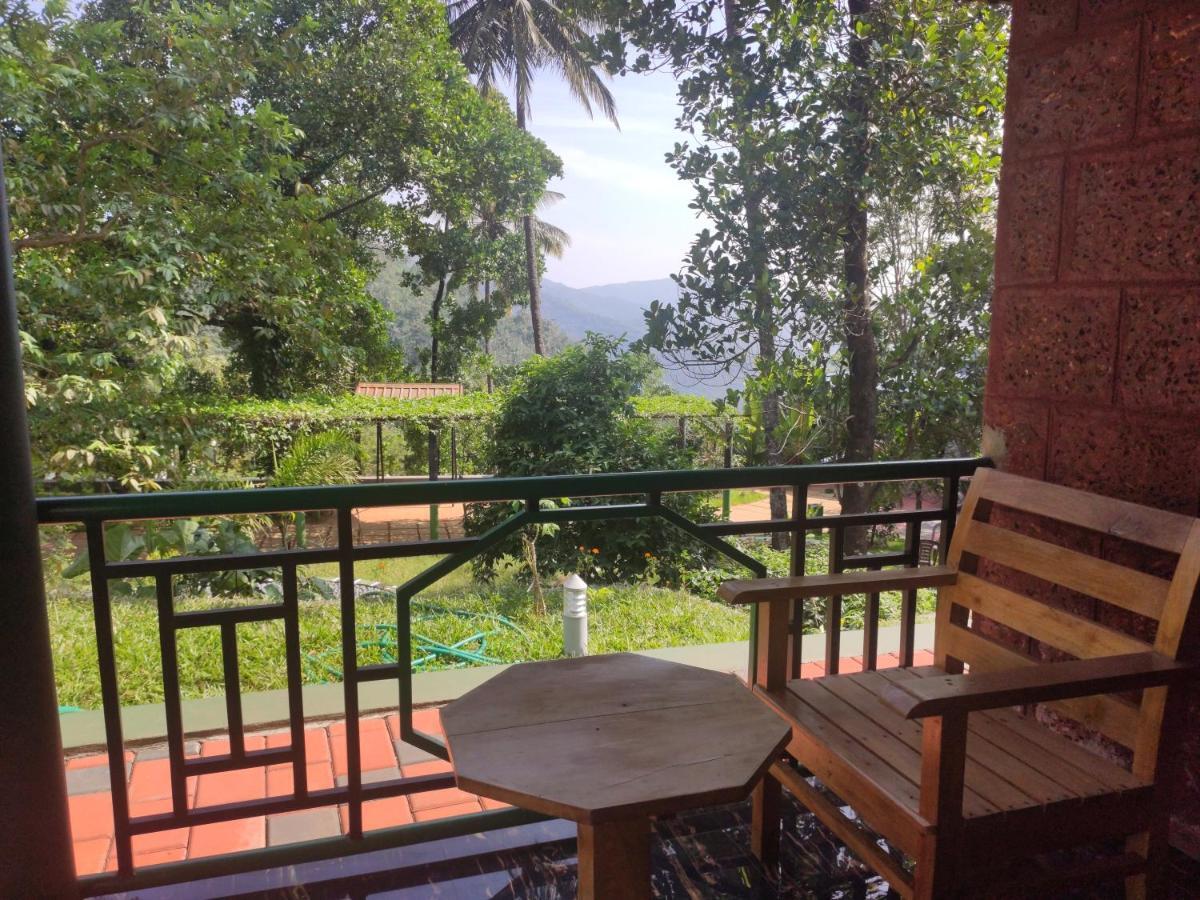 Stone Hills Hotel Kannur Buitenkant foto