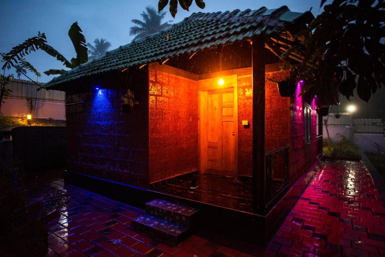 Stone Hills Hotel Kannur Buitenkant foto