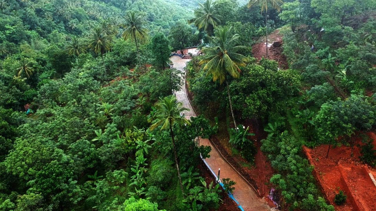 Stone Hills Hotel Kannur Buitenkant foto