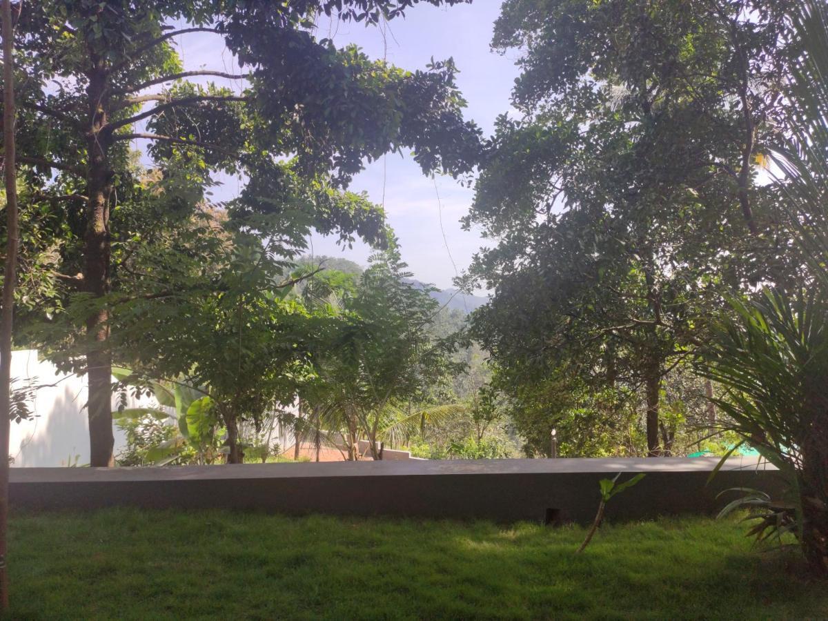 Stone Hills Hotel Kannur Buitenkant foto