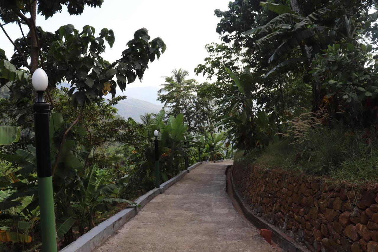 Stone Hills Hotel Kannur Buitenkant foto