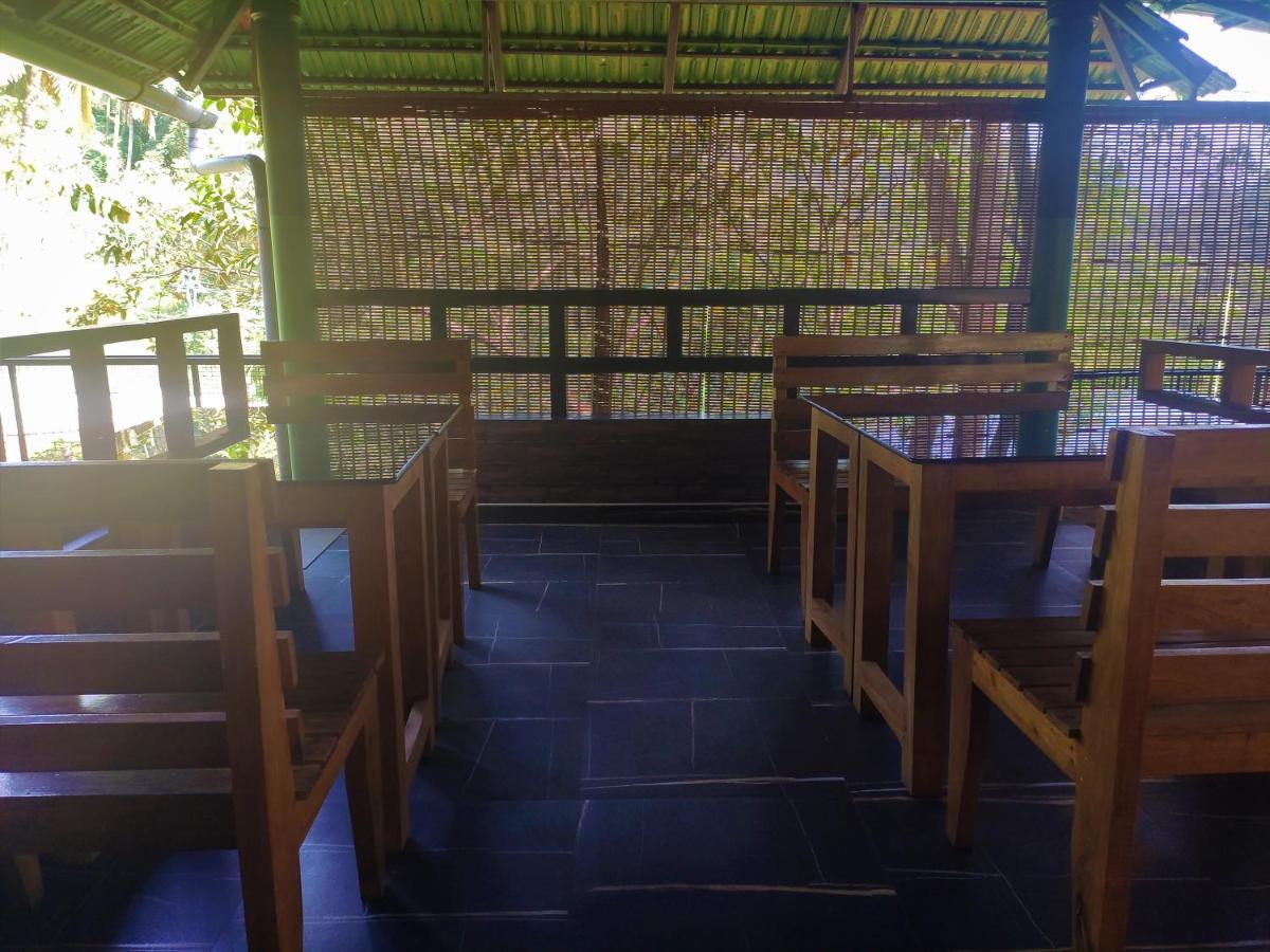 Stone Hills Hotel Kannur Buitenkant foto