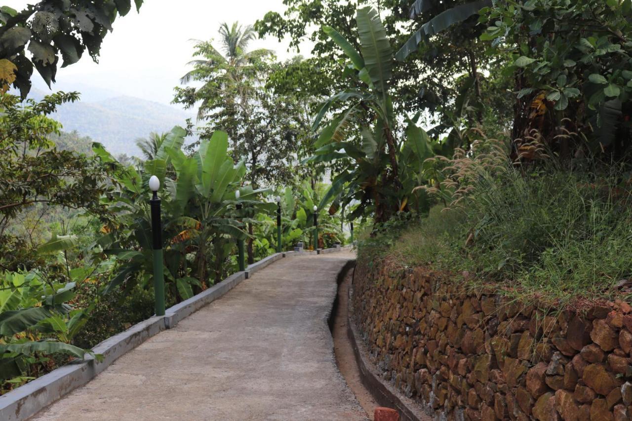 Stone Hills Hotel Kannur Buitenkant foto