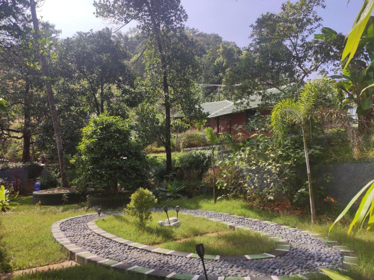 Stone Hills Hotel Kannur Buitenkant foto