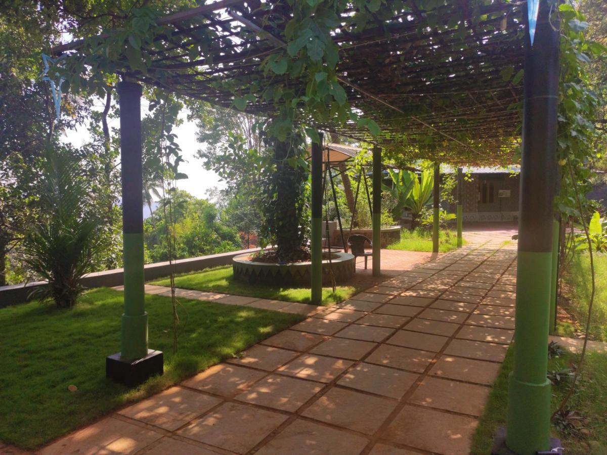 Stone Hills Hotel Kannur Buitenkant foto