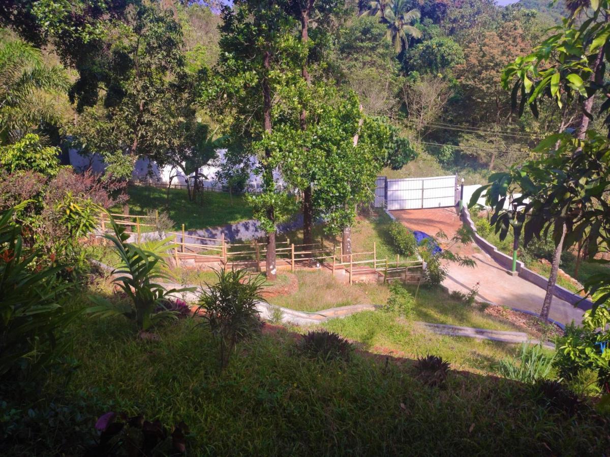 Stone Hills Hotel Kannur Buitenkant foto