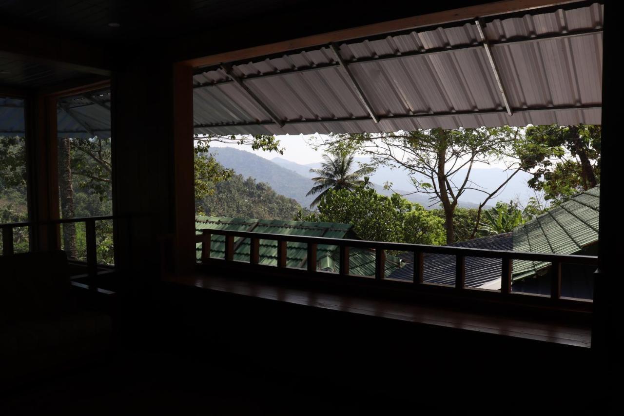 Stone Hills Hotel Kannur Buitenkant foto