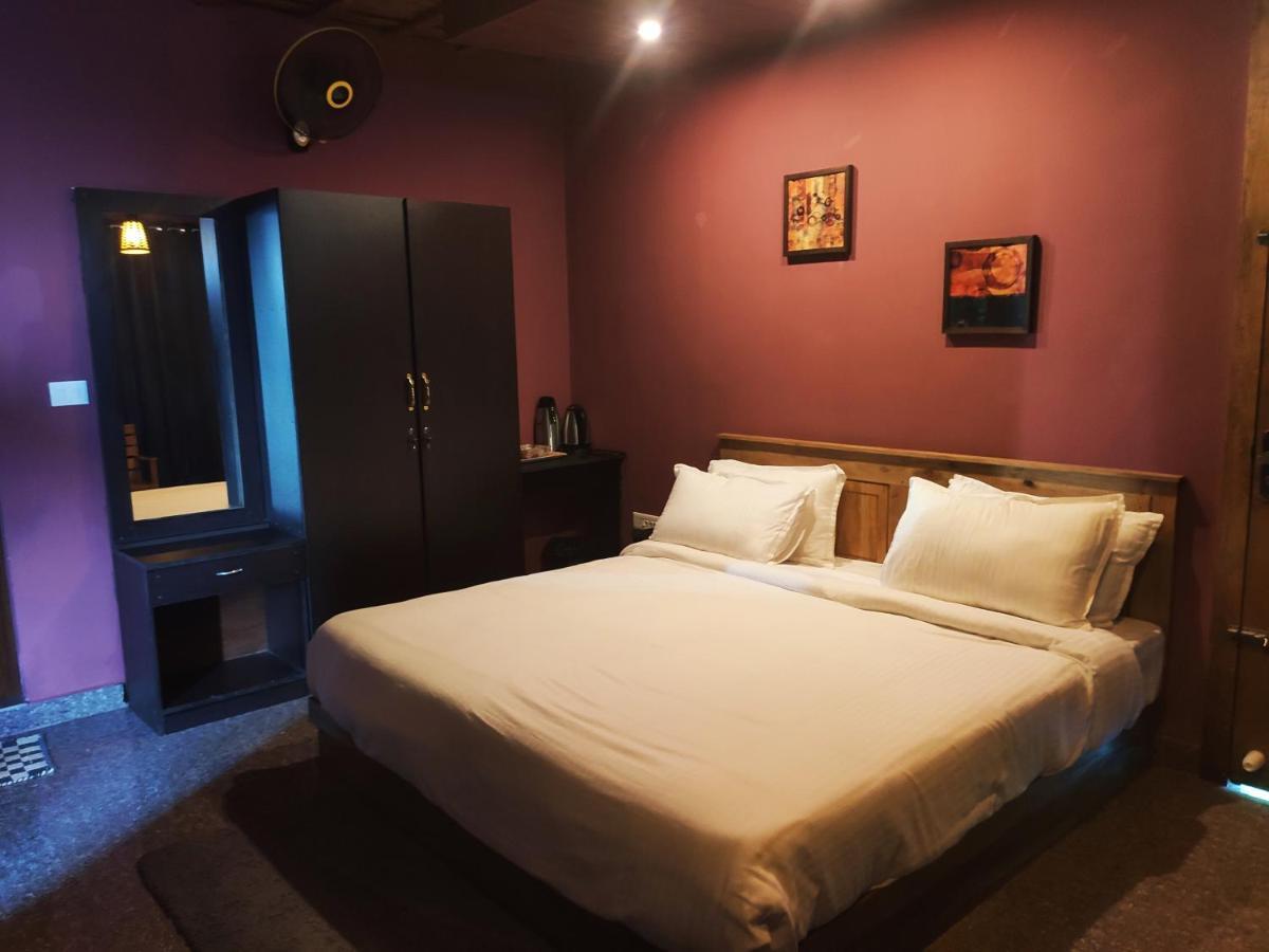 Stone Hills Hotel Kannur Buitenkant foto
