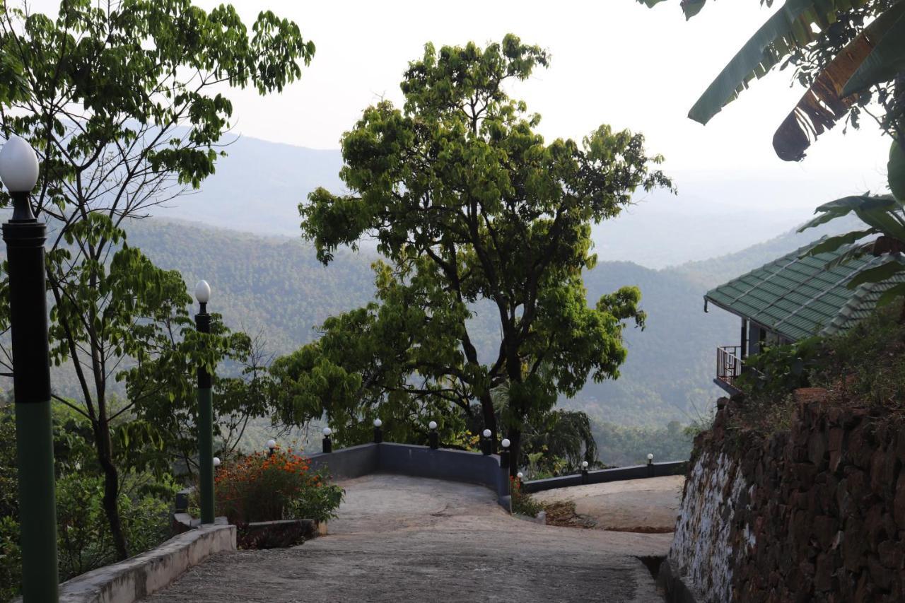 Stone Hills Hotel Kannur Buitenkant foto