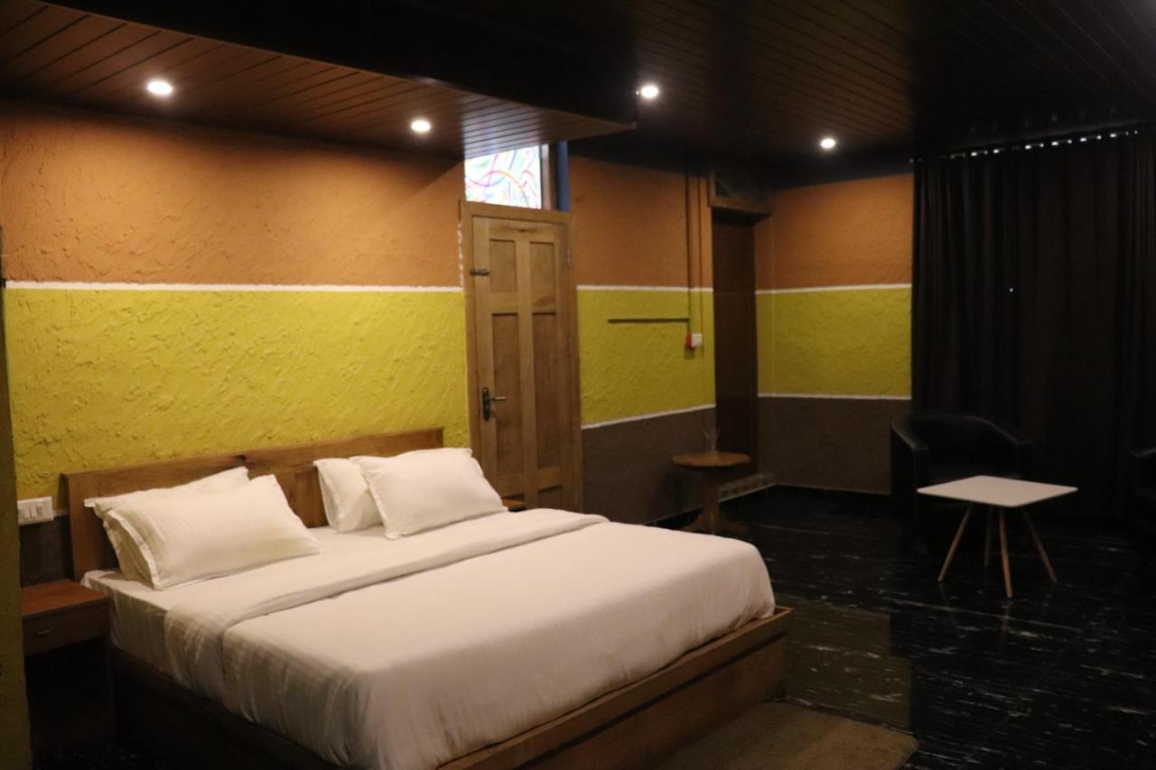 Stone Hills Hotel Kannur Buitenkant foto